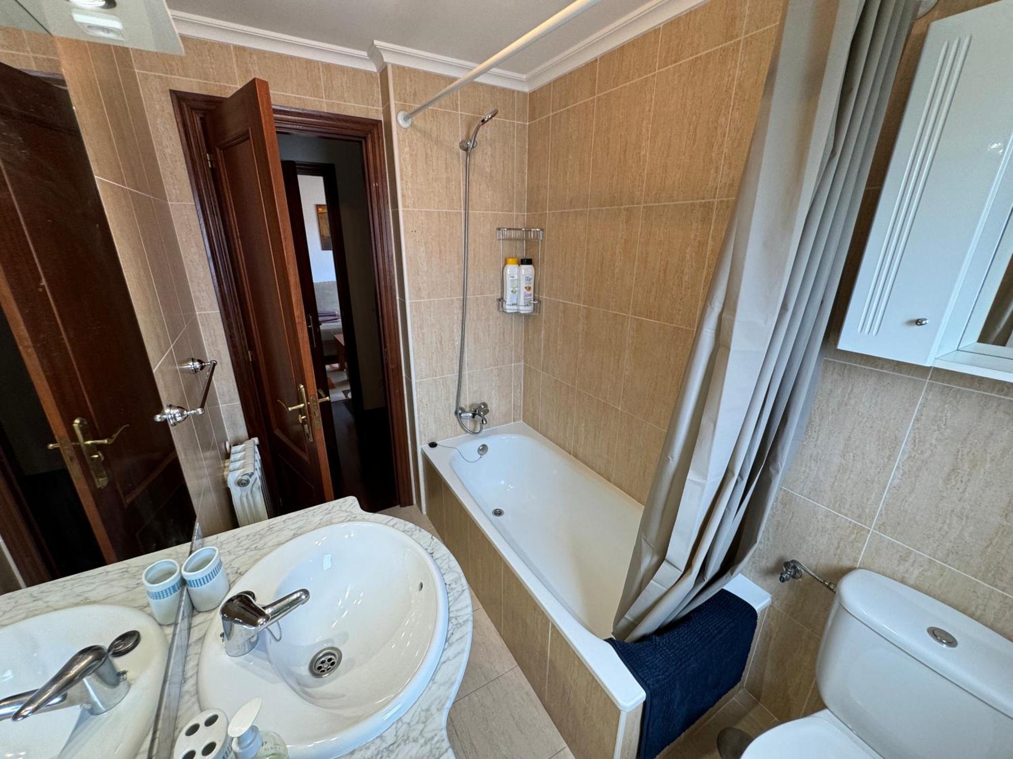 Апартаменты Garaje Y Piscina Comunitaria! Суансес Экстерьер фото